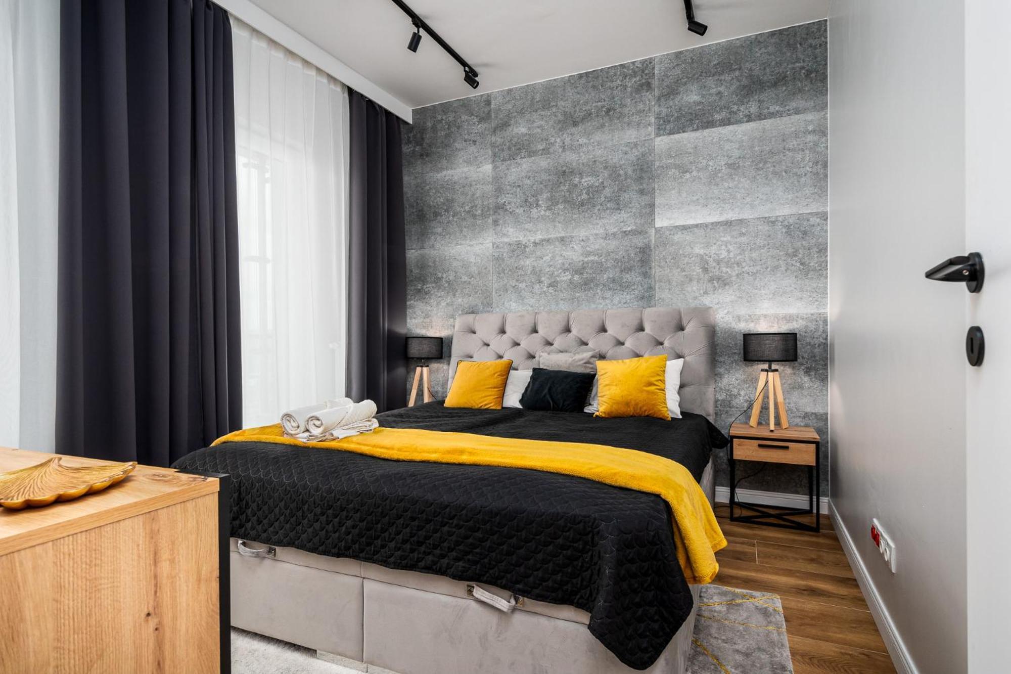 Wola Tower Deluxe Separate Bedroom With Free Garage - By Perfect Apart ワルシャワ エクステリア 写真