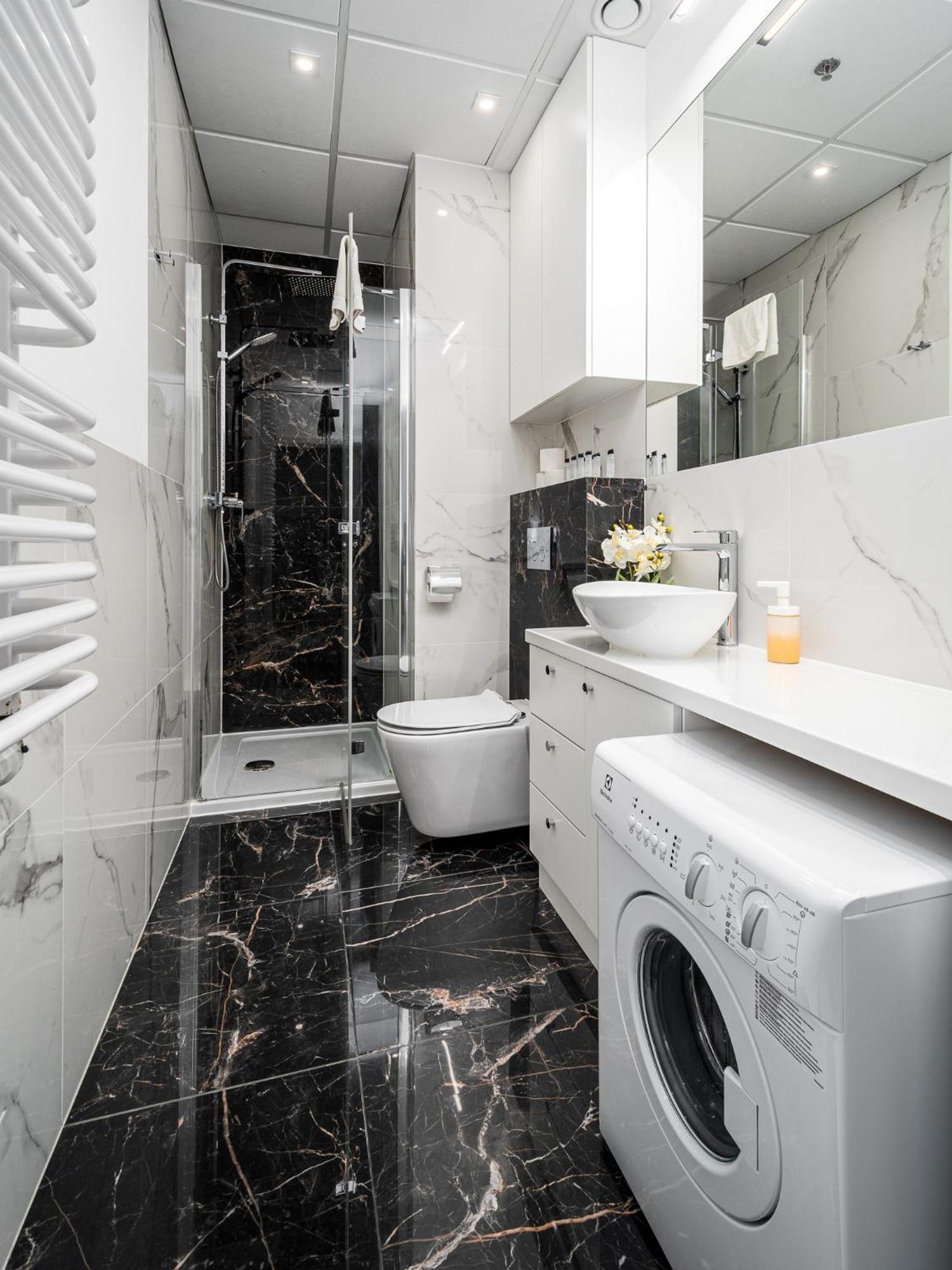 Wola Tower Deluxe Separate Bedroom With Free Garage - By Perfect Apart ワルシャワ エクステリア 写真